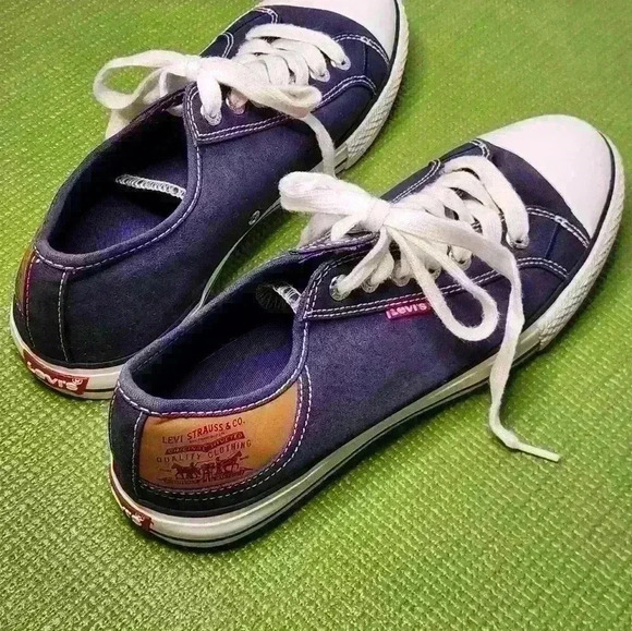 Men's Levi's Strauss navy blue canvas,lace-up, casual  tennisshoe size 9.5 nice - Picture 6 of 16